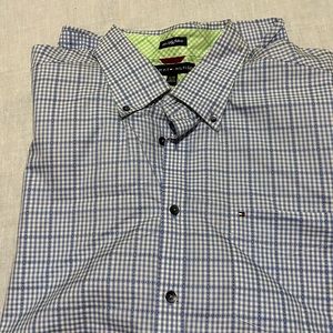 Men’s lg Tommy Hilfiger button up blouse with a collar short sleeve